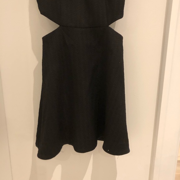 Club Monaco dress with side cut-outs. Black sz 00 - Picture 4 of 7